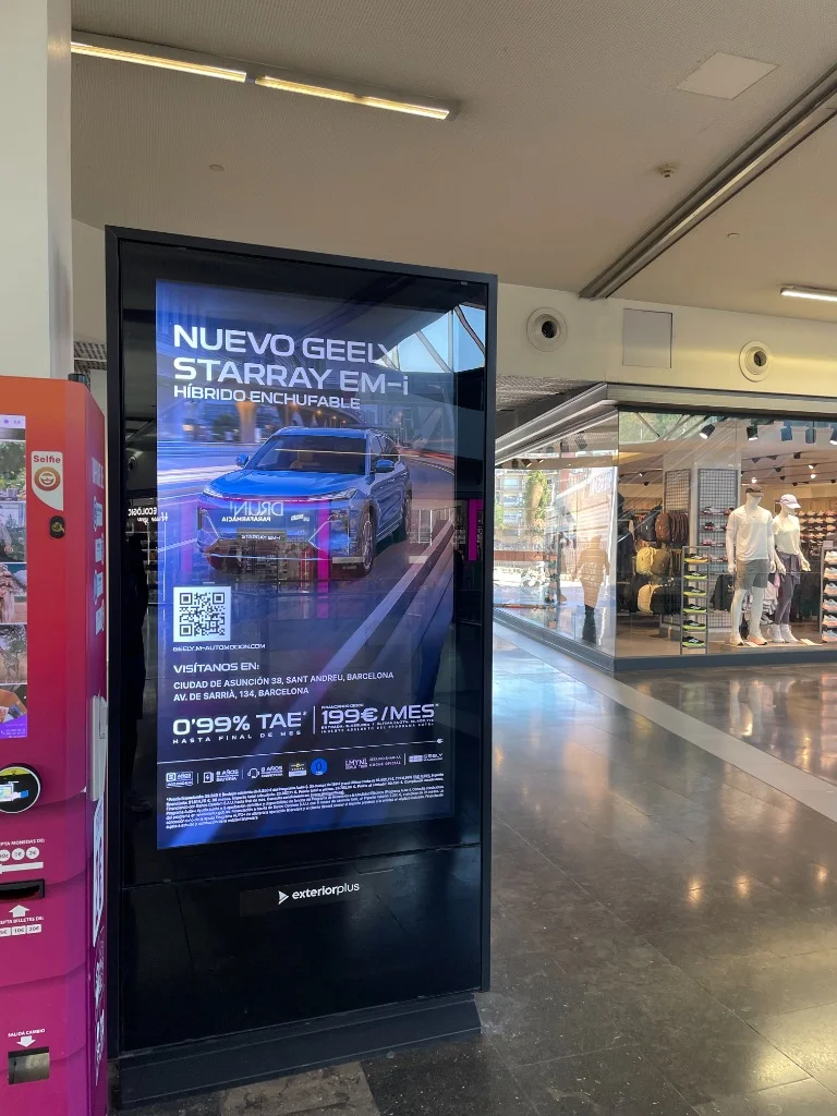 Pantalla publicitària digital al centre comercial Diagonal Mar